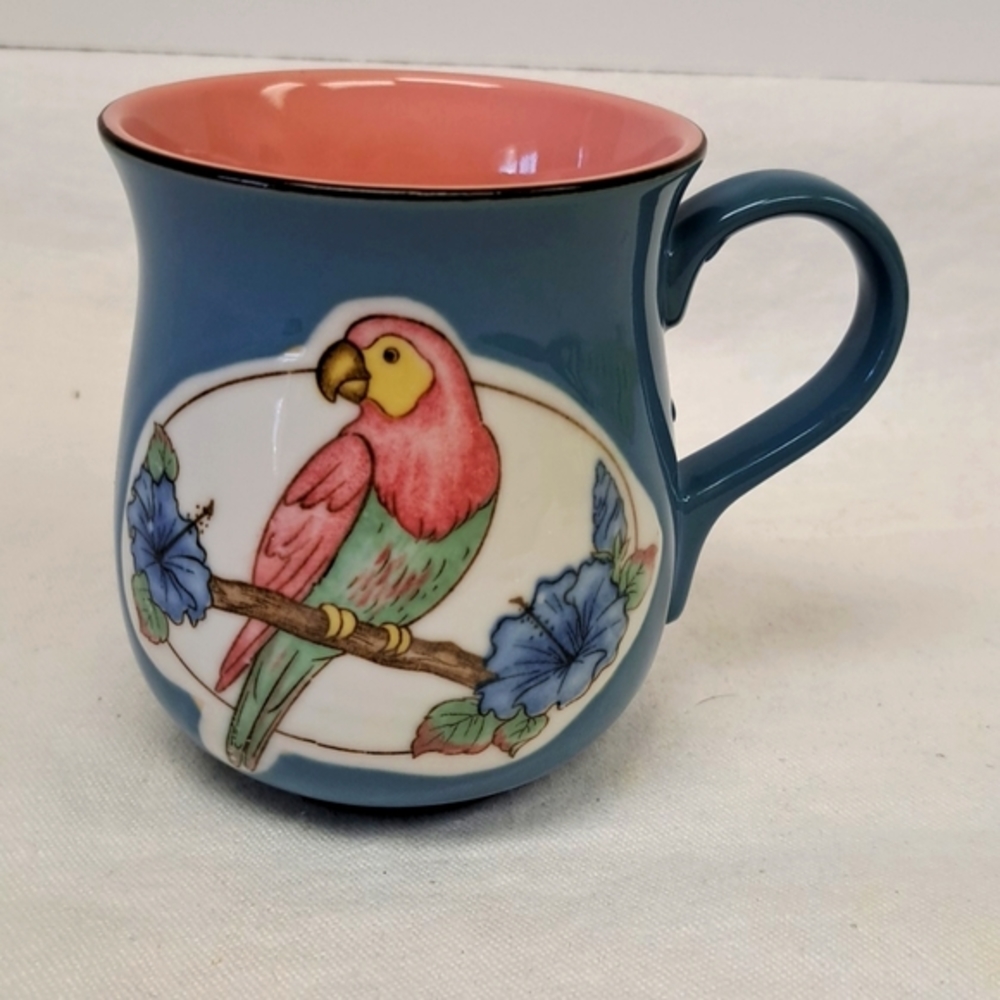 - Vintage Takahashi tropical Parrot image ceramic mug made in Japan